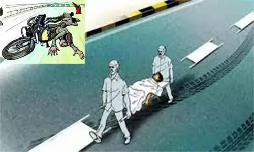 பைக்கில் இருந்து தவறி விழுந்து முதியவர் சாவு