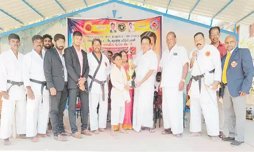 கராத்தே மாணவன் சாதனை