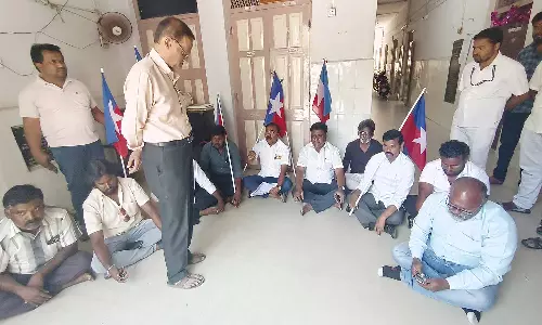 திருப்பத்தூரில் கவுன்சிலர் உண்ணாவிரதம்