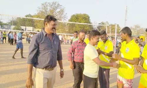 முதல்- அமைச்சர் கோப்பைக்கான கைப்பந்து போட்டி