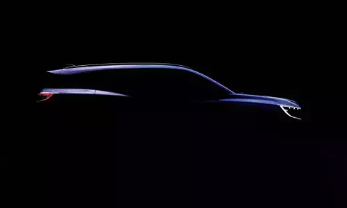 விரைவில் அறிமுகமாகும் ரெனால்ட் இ-ஸ்பேஸ் - புதிய டீசர் வெளியீடு