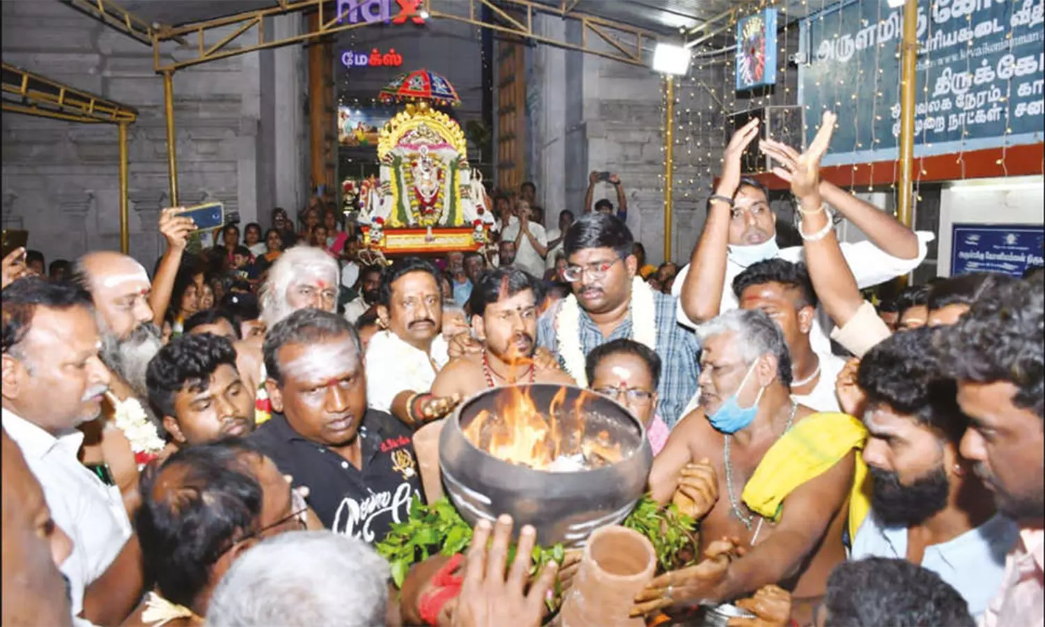 தேர்த்திருவிழாவையொட்டி கோனியம்மன் கோவிலில் கொடியேற்று விழா