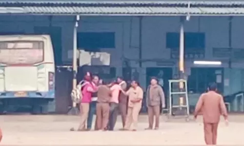 டிரைவர்-தொழிற்சங்க நிர்வாகி இடையே அடிதடி