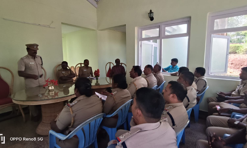 மாவோயிஸ்ட் நடமாட்டம்-போலீஸ் அதிகாரிகள் ஆலோசனை