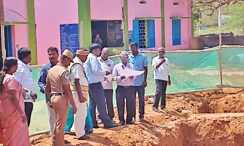 திசையன்விளை அருகே  ஊராட்சி ஒன்றிய பள்ளி கூடுதல் வகுப்பறை கட்டும் பணி- கலெக்டர் ஆய்வு