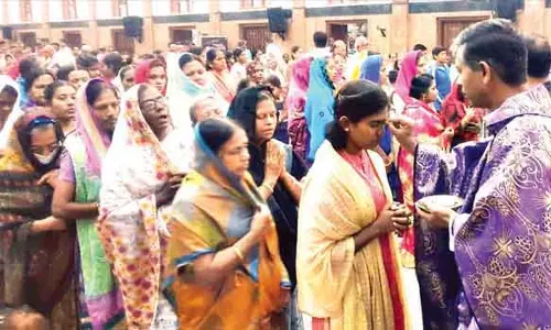 கிறிஸ்தவ தேவாலயங்களில் சாம்பல் புதன் சிறப்பு பிரார்த்தனை