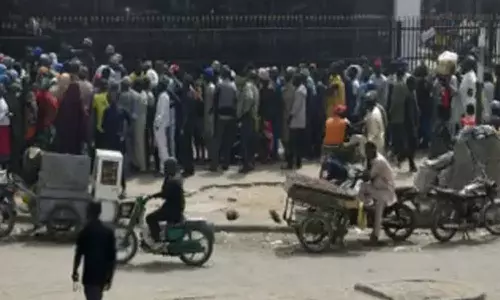 நைஜீரியாவில் பணமதிப்பிழப்பு நடவடிக்கை: வங்கிகள், ஏ.டி.எம். மையங்கள் சூறை