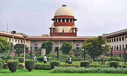 அனைத்து போலீஸ் நிலையங்களிலும் ஒரு மாதத்துக்குள் கண்காணிப்பு கேமராக்கள்- மத்திய, மாநில அரசுகளுக்கு சுப்ரீம் கோர்ட்டு உத்தரவு