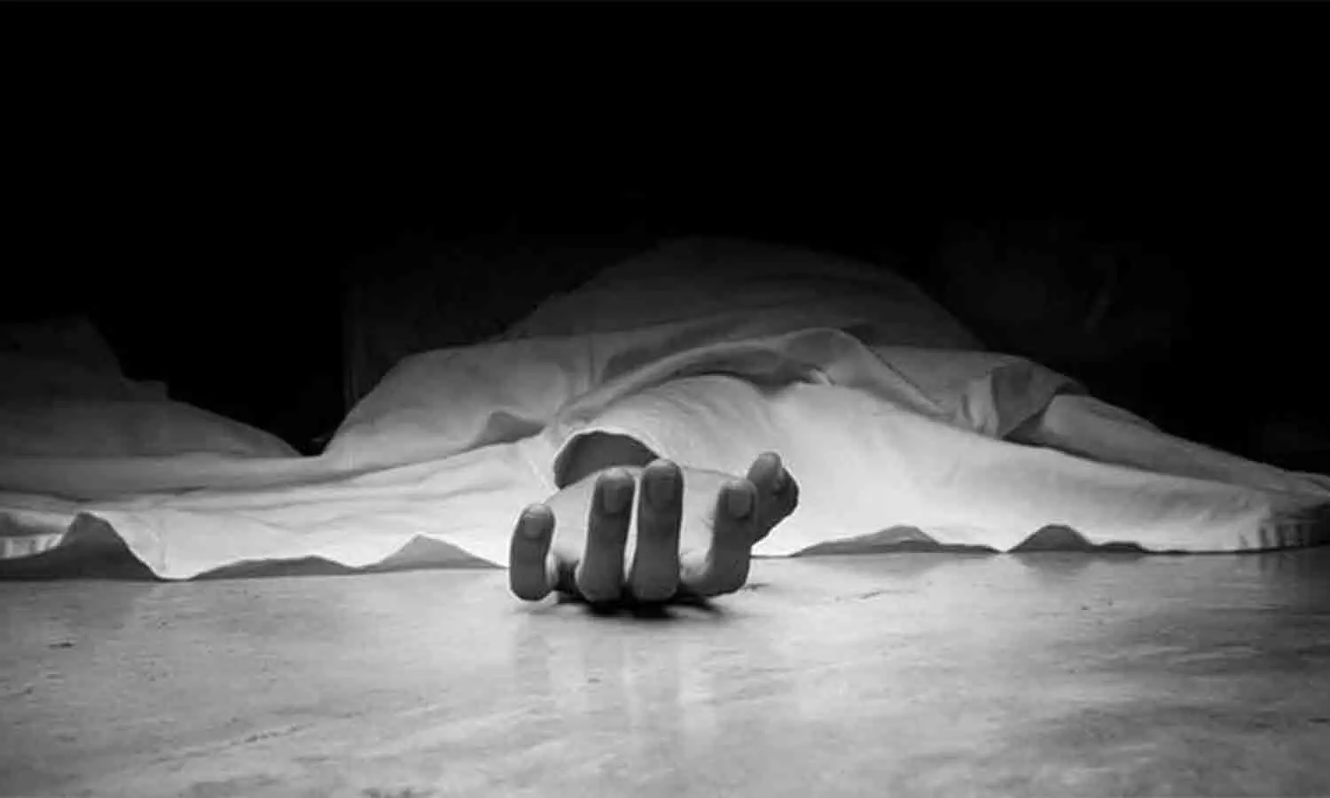 கட்டிலில் இருந்து கீழே விழுந்த வாலிபர் சிகிச்சை பலனின்றி உயிரிழப்பு- போலீஸ் விசாரணை கட்டிலில் இருந்து கீழே விழுந்த வாலிபர் சிகிச்சை பலனின்றி உயிரிழப்பு- போலீஸ் விசாரணை