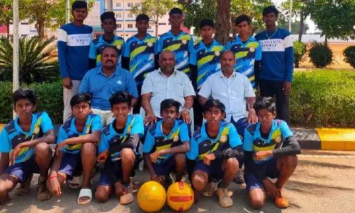 எறிபந்து போட்டியில் பொங்கலூர் பள்ளி சாதனை