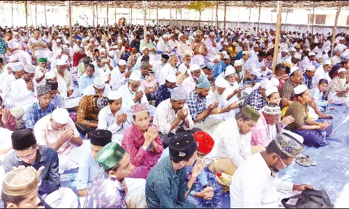 காயல்பட்டினத்தில்அபூர்வ துஆ பிரார்த்தனை திரளான முஸ்லிம்கள் பங்கேற்பு