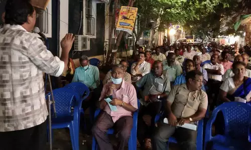 பொதுப்பணித்துறை என்ஜினீயர்கள் ஆர்ப்பாட்டம்