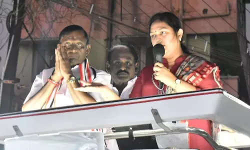 இளங்கோவன் அமைதிப்படை அமாவாசை போன்றவர்- நடிகை விந்தியா கடும் தாக்கு