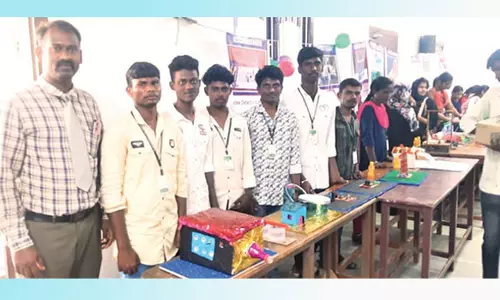 இளையான்குடி கல்லூரியில் அறிவியல் கண்காட்சி