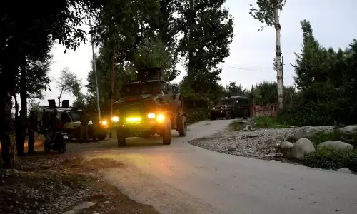 பாகிஸ்தானில் போலீசார் நடத்திய என்கவுண்டரில் 6 பயங்கரவாதிகள் சுட்டுக்கொலை