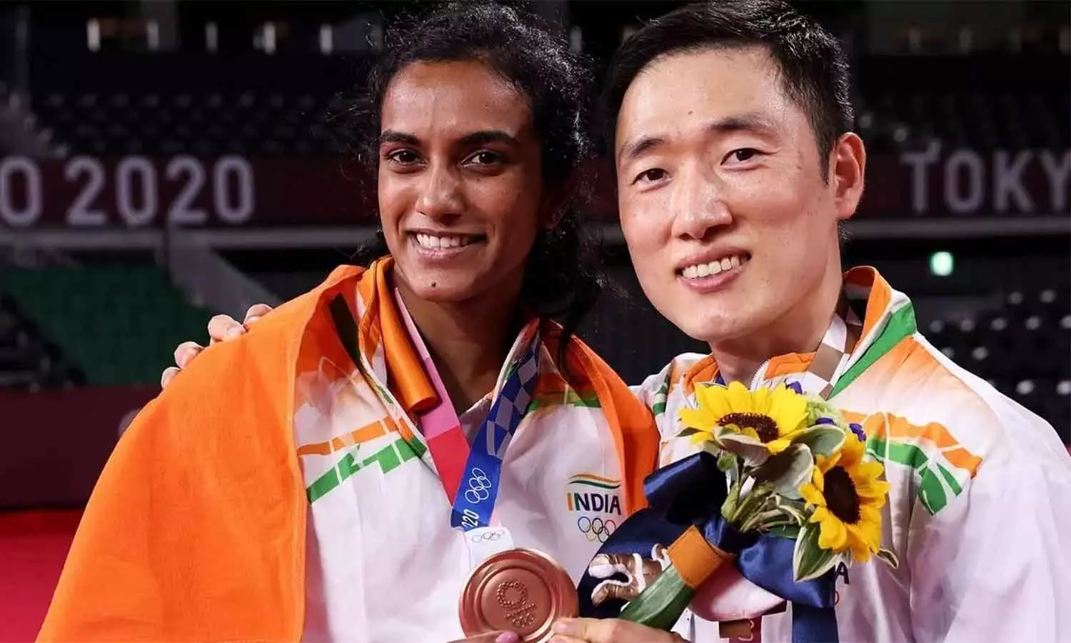 பயிற்சியாளரை பிரிந்தார் பி.வி.சிந்து- புதிய பயிற்சியாளரை நியமிக்கிறார் பயிற்சியாளரை பிரிந்தார் பி.வி.சிந்து- புதிய பயிற்சியாளரை நியமிக்கிறார்