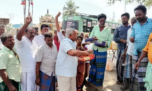 திருமானூரில் அ.தி.மு.க.வினர் கொண்டாட்டம்