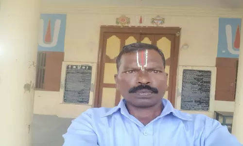 மோட்டார் சைக்கிள் மோதி டிரைவர் பலி