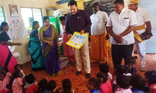 இருளர் பகுதியில் செங்கல்பட்டு கலெக்டர் ராகுல் நாத் திடீர் ஆய்வு: குழந்தை திருமணம் செய்தால் கடும் நடவடிக்கை