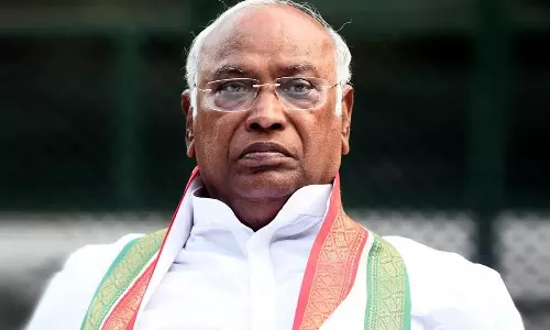 காங்கிரஸ் மாநாடு: காரியக்கமிட்டி உறுப்பினர்களை தேர்வு செய்ய கார்கேவுக்கு அதிகாரம்