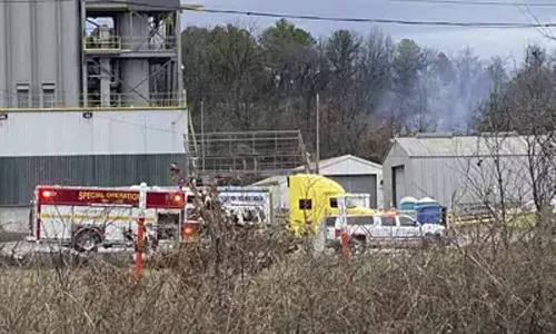 விமானியின் கட்டுப்பாட்டை இழந்த விமானம் தரையில் விழுந்து விபத்து- அதிகாரிகள் 5 பேர் உயிரிழப்பு