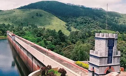 முல்லைப்பெரியாறு அணையில் நிலநடுக்க கருவி பொருத்தியதற்கு தமிழக விவசாயிகள் எதிர்ப்பு