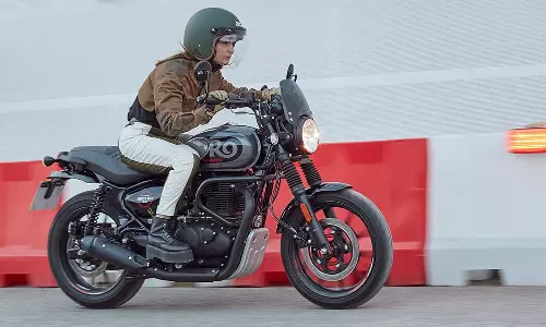 விற்பனையில் புதிய மைல்கல் எட்டிய ஹண்டர் 350 - ராயல் என்பீல்டு அசத்தல்