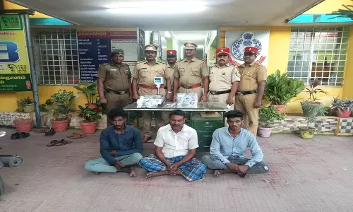 காரைக்கால் திரு.பட்டினத்தில் கஞ்சா விற்ற 3 வாலிபர்கள் கைது