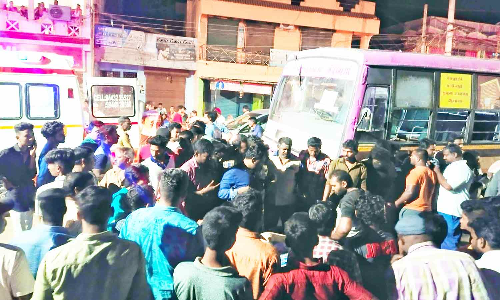 சத்துவாச்சாரி எலக்ட்ரீசியன் உயிரை பறித்த சாலை பள்ளம்