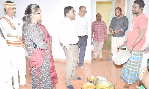 வளர்ச்சி திட்ட பணிகளை அதிகாரி ஆய்வு