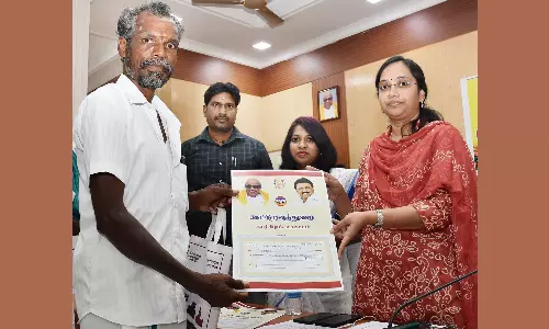 ரூ.2.89 லட்சம் மதிப்பிலான விவசாய பயிர் கடன்கள்- மாவட்ட ஆட்சியர் வழங்கினார்