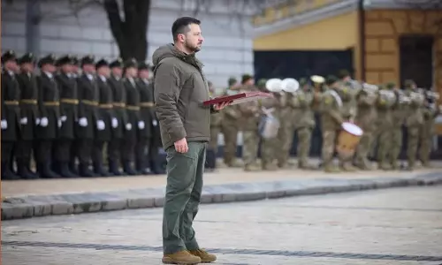 ஓராண்டு நிறைவு - போரில் உயிரிழந்த வீரர்களுக்கு அதிபர் ஜெலன்ஸ்கி அஞ்சலி
