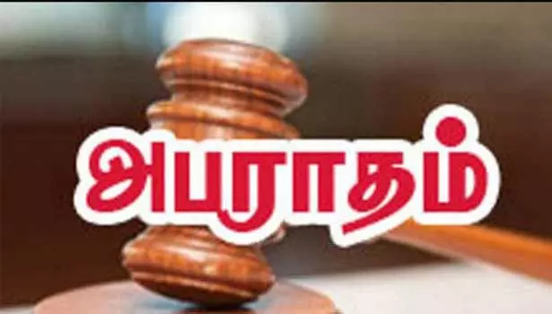 களக்காடு அருகே தேக்கு மரம் ஏற்றி வந்த லாரிக்கு ரூ.25 ஆயிரம் அபராதம்