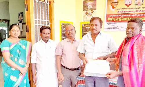 தூய்மை இயக்கத்தில் சிறப்பான பணி செய்தவர்களுக்கு பாராட்டு சான்று