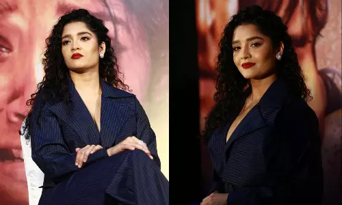 என்னால் இதில் இருந்து வெளியே வர முடியவில்லை.. நடிகை ரித்திகா சிங்