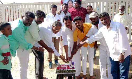 ஓசூர் அருகே ஜெயலலிதா பிறந்த நாள் விழா