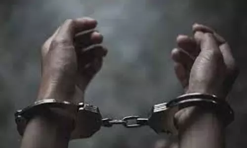 போத்தனூர் அருகே 4 பேரை கத்தியால் குத்திய வியாபாரி கைது