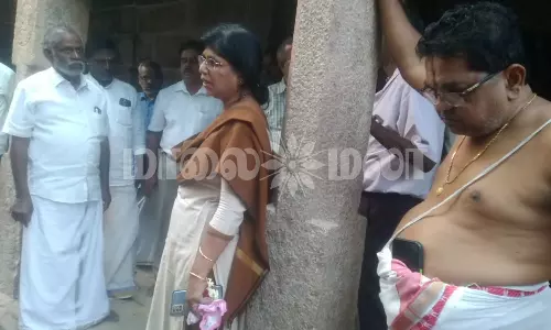 மாமல்லபுரம் ஸ்தலசயன பெருமாள் கோயில் திருப்பணிகள் தொய்வு- இணை ஆணையர் நேரில் ஆய்வு