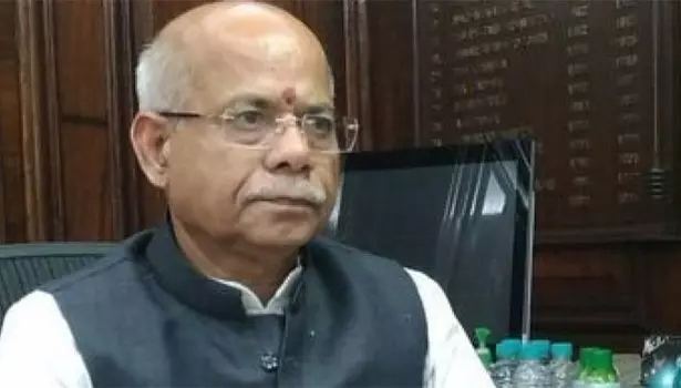 இமாச்சல பிரதேச கவர்னருக்கு திடீர் நெஞ்சுவலி- ஆஸ்பத்திரியில் அனுமதி இமாச்சல பிரதேச கவர்னருக்கு திடீர் நெஞ்சுவலி- ஆஸ்பத்திரியில் அனுமதி