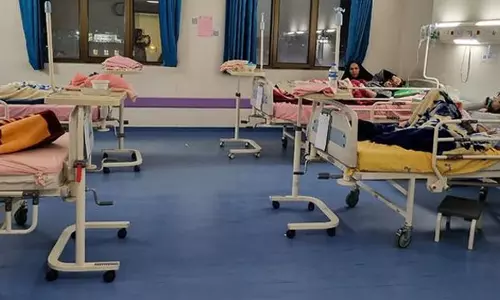 ஈரானில் சிறுமிகள் பள்ளிக்கு செல்வதை தடுக்க விஷம் வைத்து கொல்ல முயற்சி- மந்திரி தகவலால் அதிர்ச்சி