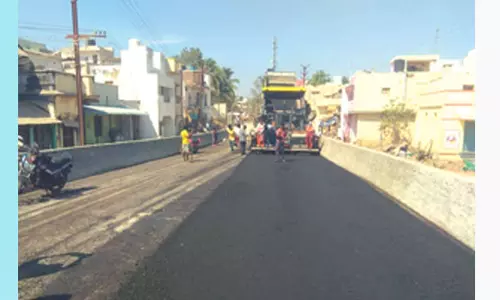 ரெயில்வே மேம்பாலம் கட்டுமான பணிகள் தீவிரம்