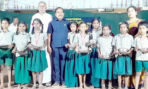 போட்டிகளில் வெற்றி பெற்ற மாணவ- மாணவிகளுக்கு பரிசு