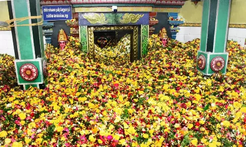 திருவப்பூரில் முத்துமாரியம்மன் கோவில் பூச்சொரிதல் விழா