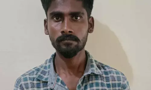 ஆலங்குடி அருகே உறவினர்களுக்குள் தகராறு-அரிவாள் வெட்டில் துண்டான விரல்கள்