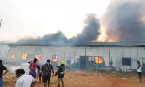 பனியன் நிறுவனத்தில் தீ விபத்து- ரூ.5 கோடி பொருட்கள் எரிந்து சேதம்