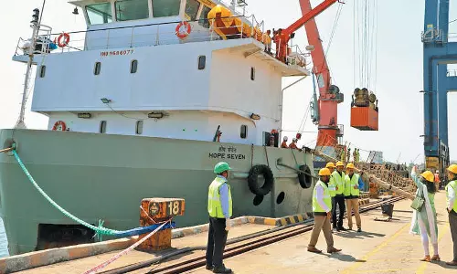 மதுரவாயல் பறக்கும் சாலை பணி ஏப்ரல் மாதம் தொடங்கும்- துறைமுக சபை தலைவர் தகவல்