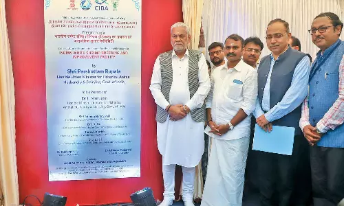 மீனவர்களின் படகுகளை மீட்க இலங்கை அரசுடன் ஏப்ரல் மாதம் பேச்சுவார்த்தை- மத்திய மந்திரி தகவல்