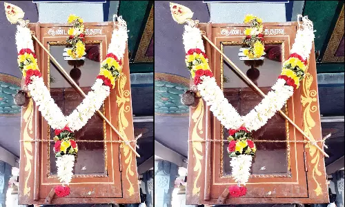 சிவன்மலை சுப்பிரமணியசாமி கோவில்ஆண்டவன் உத்தரவு பெட்டியில் வேல் வைத்து பூஜை