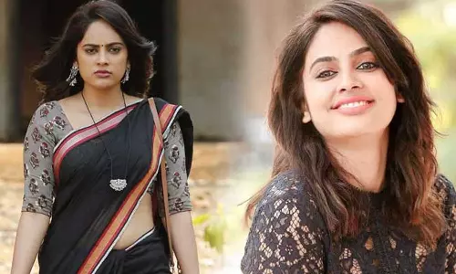 இணையத்தை கலக்கும் நந்திதாவின் கவர்ச்சி புகைப்படங்கள்