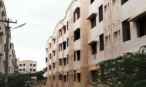 காலியாக கிடக்கும் அடுக்குமாடி குடியிருப்புகள்